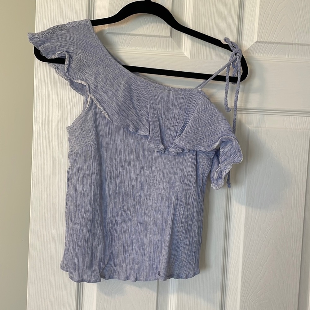 Summery one shoulder top in blue/white gauzey type fabric